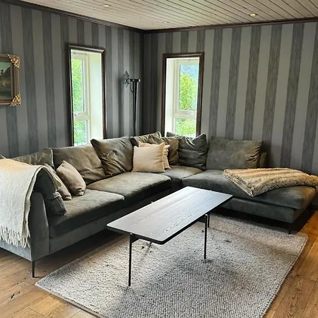 Villa Helligbergvegen 1 *